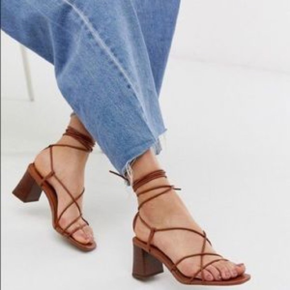 FRAME Le Doheny Strappy Lace Up Heeled Leather Sandals